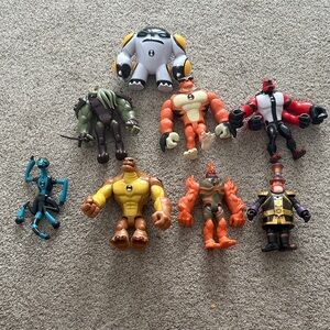 Ben 10 Action Figure Set - Multicolor